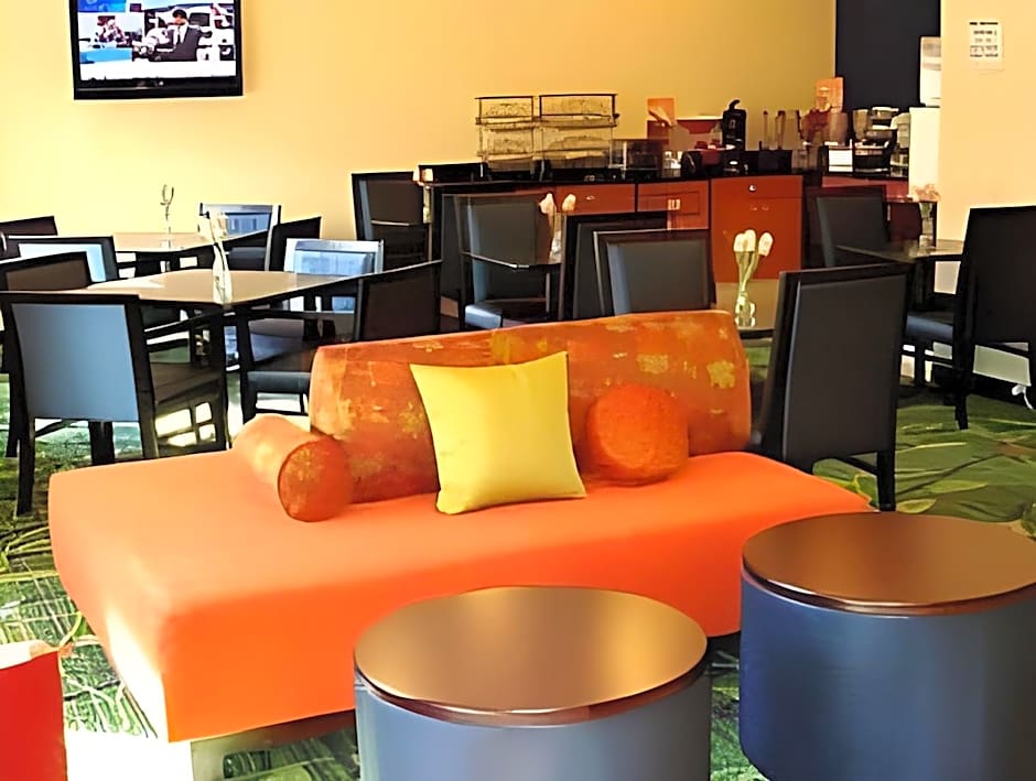 Amerivu Inn and Suites