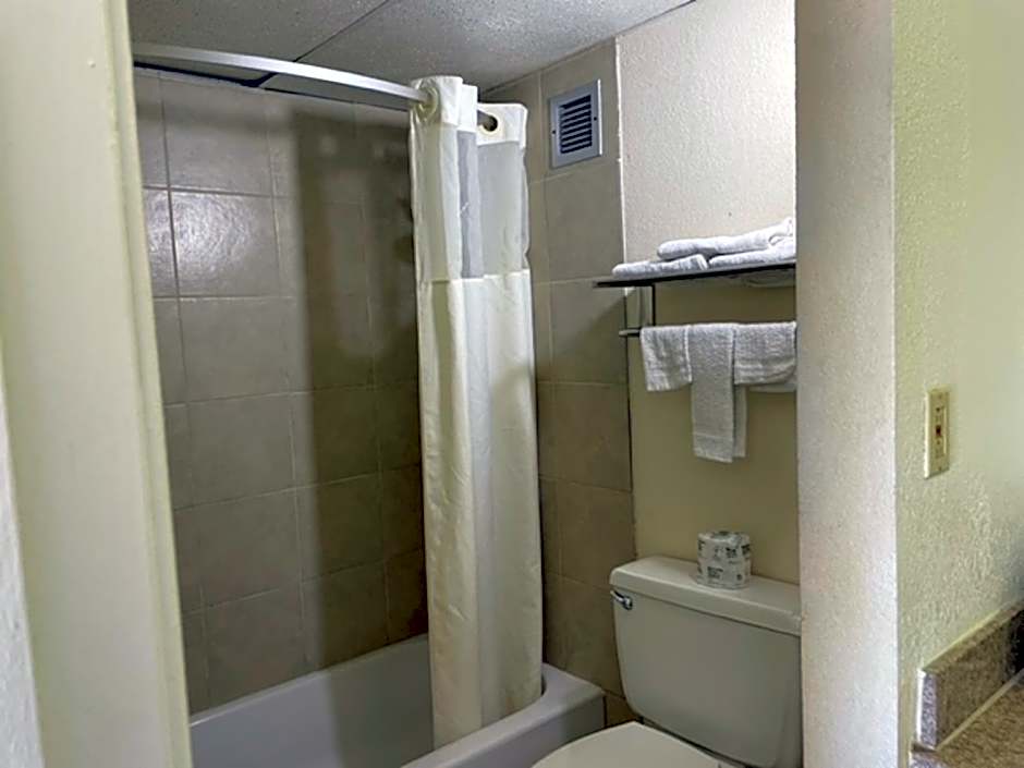 Farmington Inn