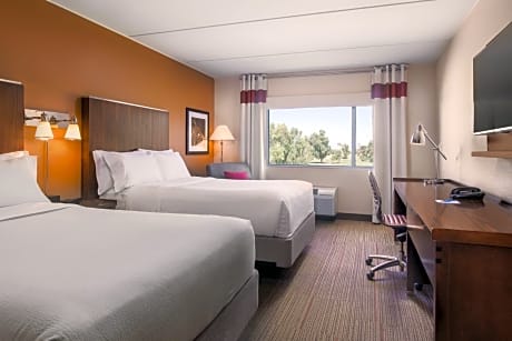 Double Room with Tub and Golf View - Mobility/Hearing Accessible