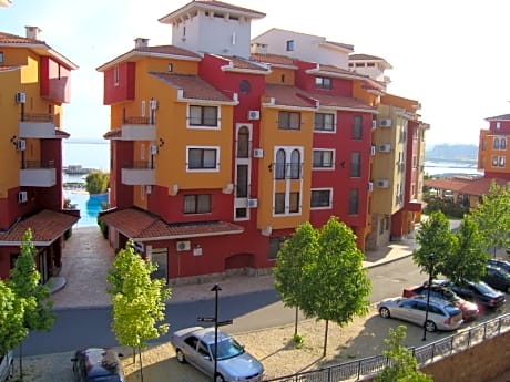 Marina Cape Apartments