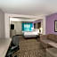 La Quinta Inn & Suites by Wyndham Clarksville