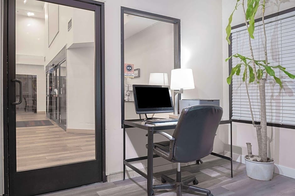 Ramada Limited Bakersfield North
