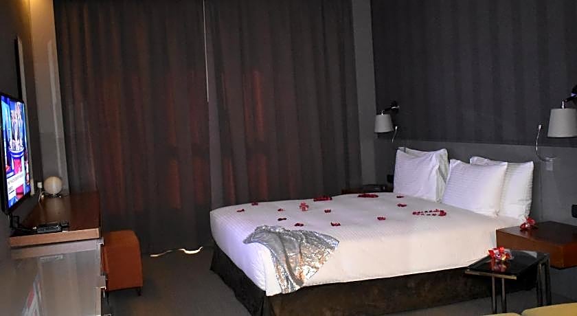 ParkTower Suites