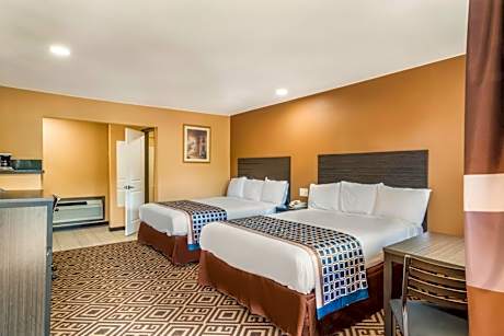 Queen Room with Two Queen Beds - Smoking
