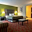 Norwood Inn & Suites Milwaukee