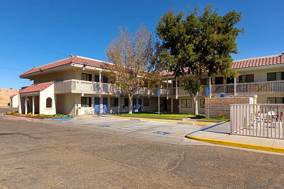 Motel 6-Barstow, CA