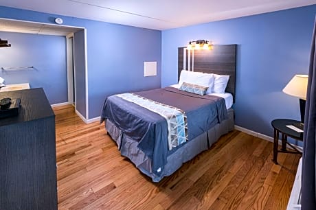 Deluxe Room (2 Adults + 1 Child)