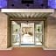 Holiday Inn Express & Suites Manhattan