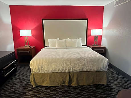 King Suite - Accessible/Non-Smoking