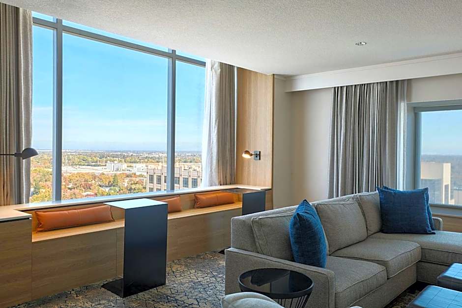 Sheraton Grand Sacramento Hotel