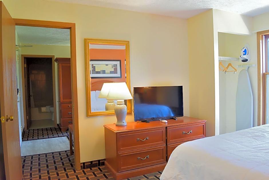 Great Lakes Inn and Suites South Haven