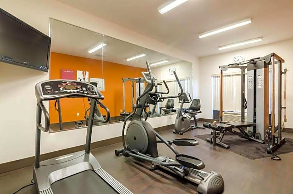 Comfort Suites Salina South