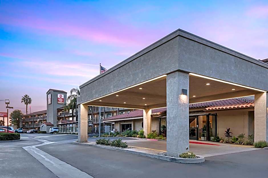 Best Western Plus Executive Inn