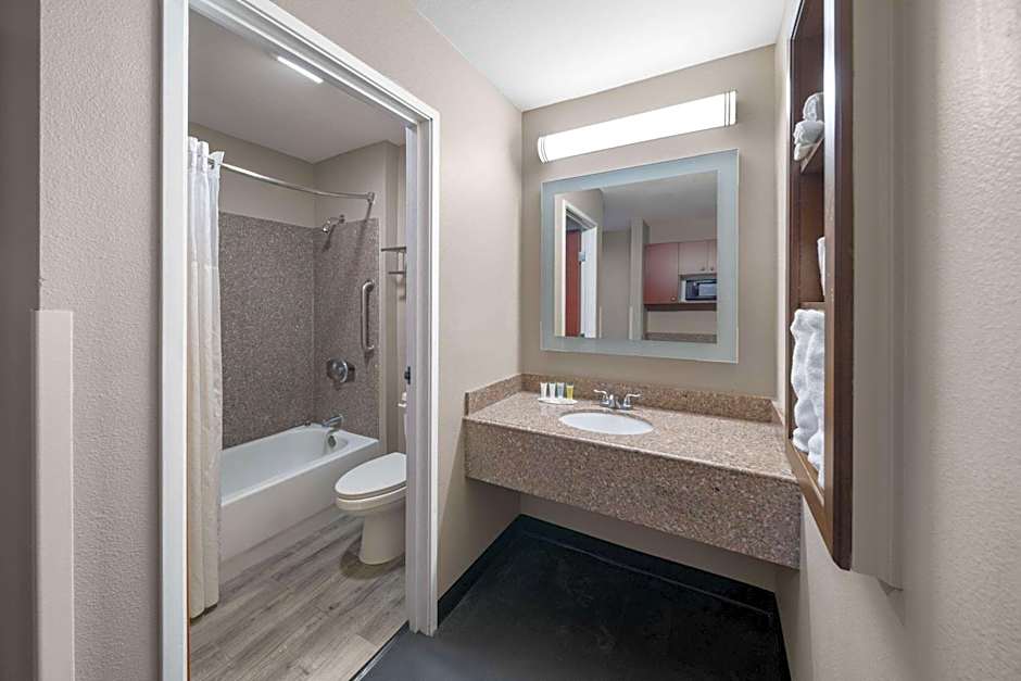 Super 8 by Wyndham Lubbock West 