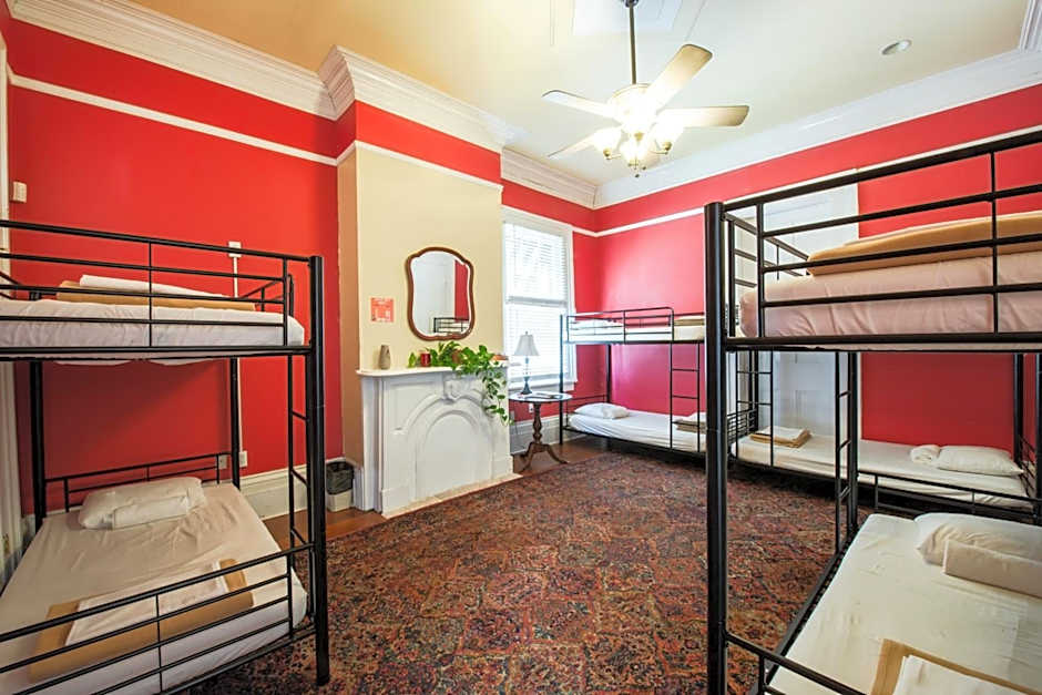 HOSTEL Auberge NOLA