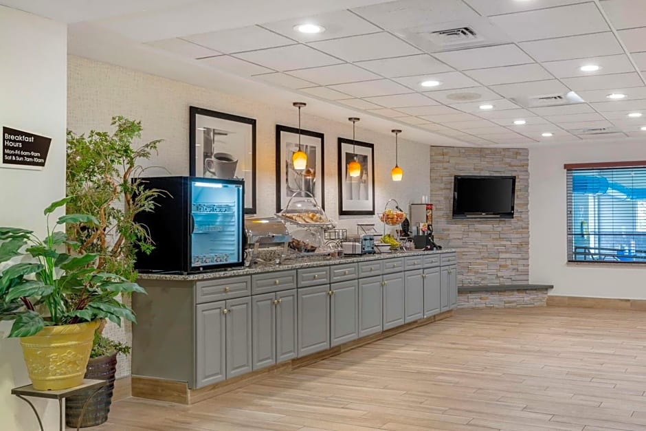Best Western Plus New England Inn & Suites
