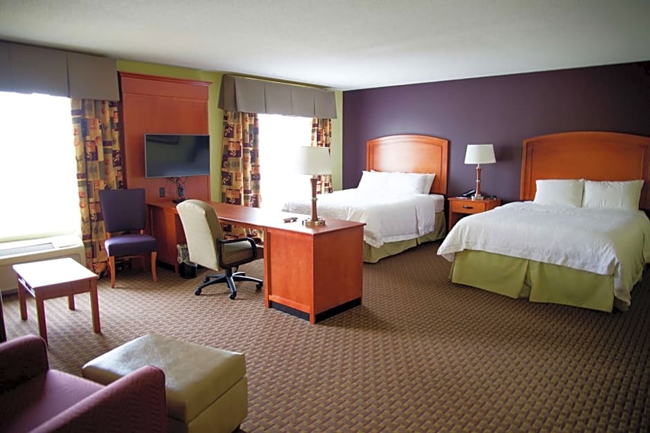 Hampton Inn By Hilton & Suites Moline-Quad City International Airport, Il