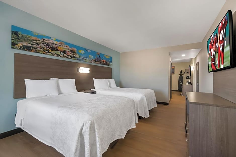 Red Roof PLUS & Suites Virginia Beach - Seaside