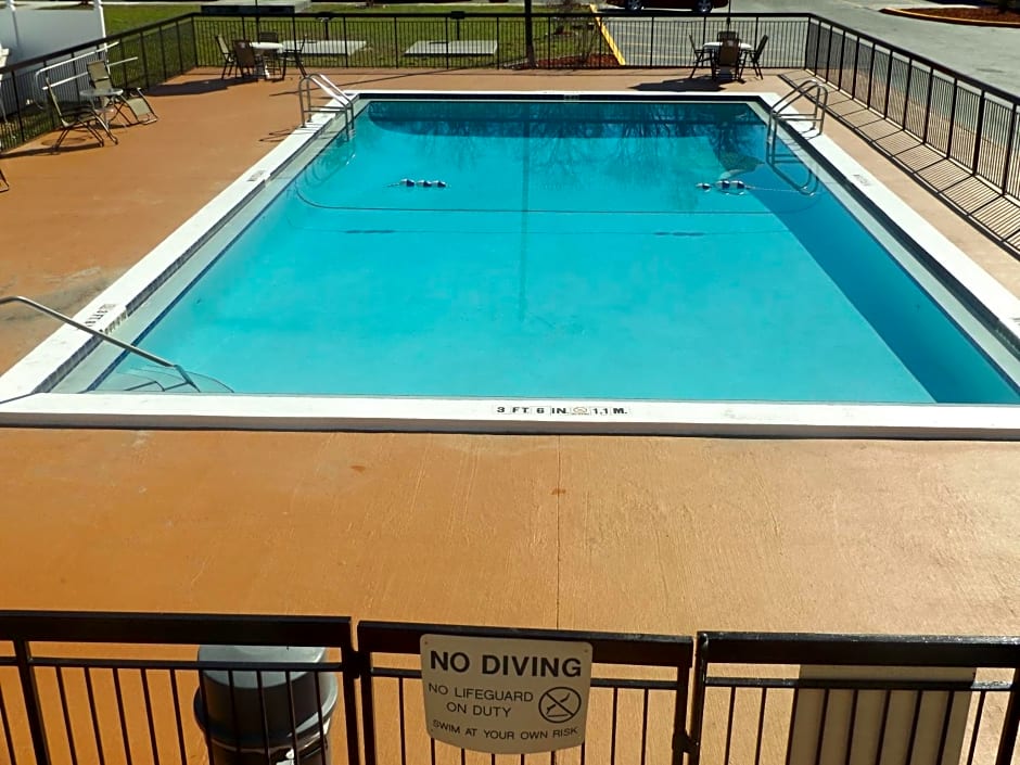Days Inn by Wyndham Wildwood I-75