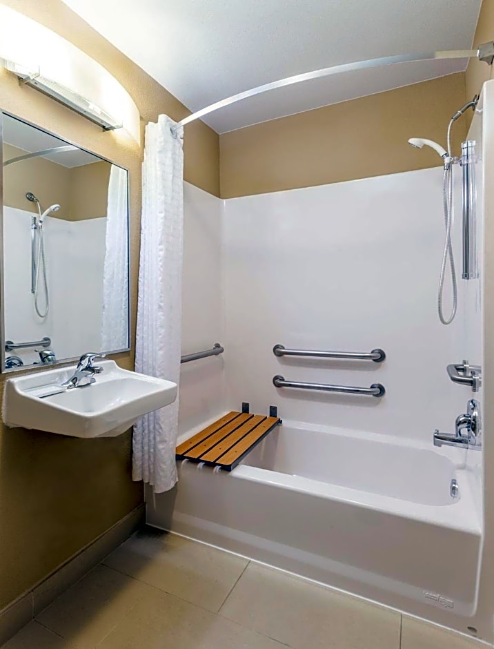 Candlewood Suites Houston I-10 East