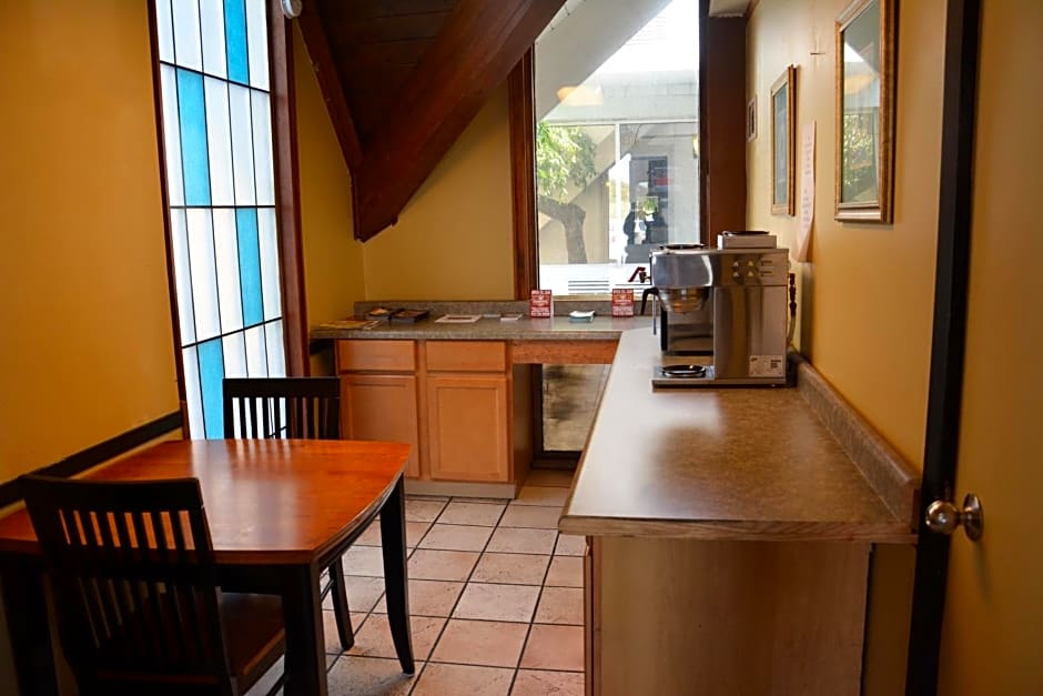Travelodge by Wyndham Milwaukee