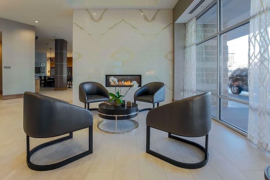 DoubleTree by Hilton Evansville