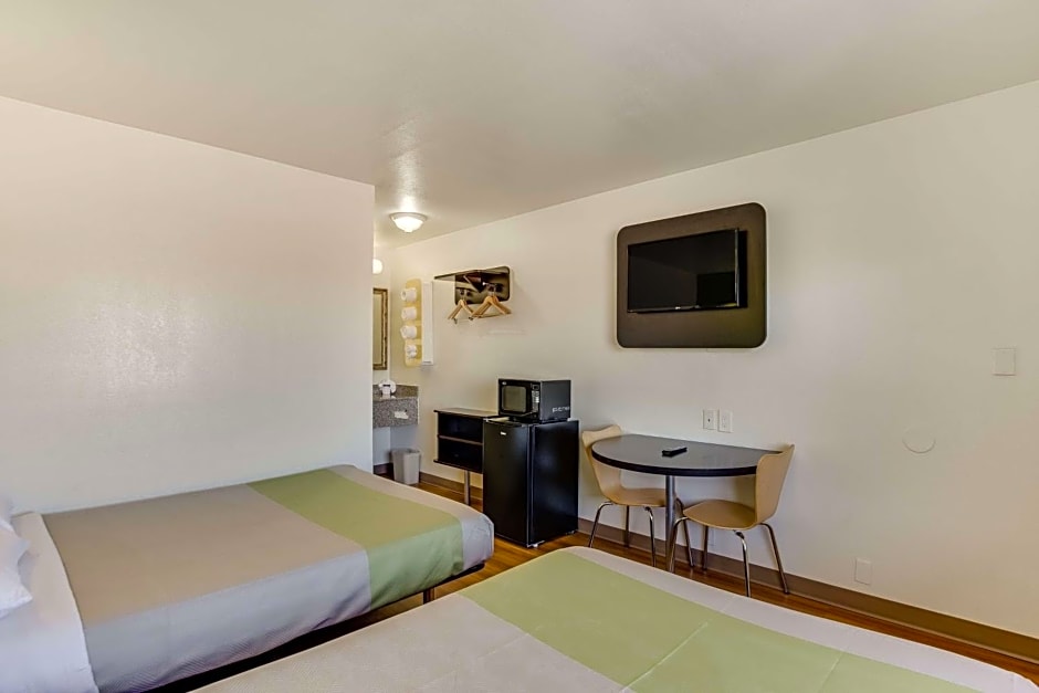 Motel 6-El Paso, TX - West