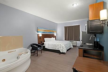 Studio 1 King Bed With Jetted Tub Non-Smoking