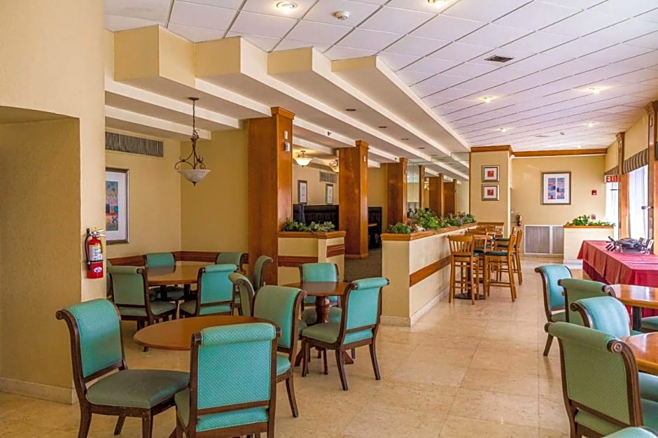 North Miami Beach Gardens Inn & Suites