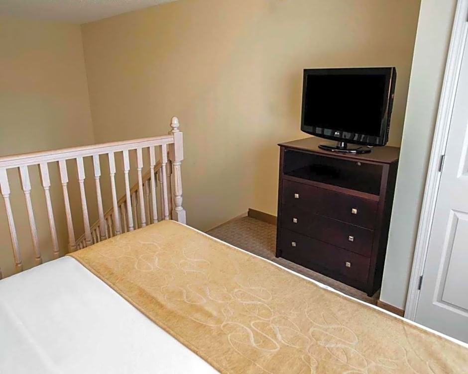 Comfort Suites University Area