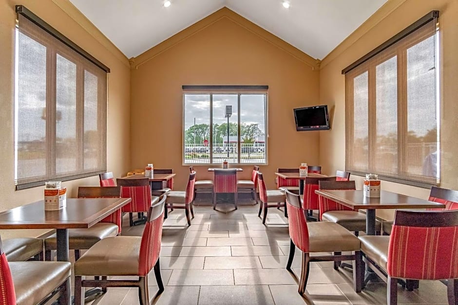 Comfort Inn & Suites Tuscumbia - Muscle Shoals