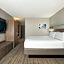 Holiday Inn Express Hotel & Suites Fredericksburg