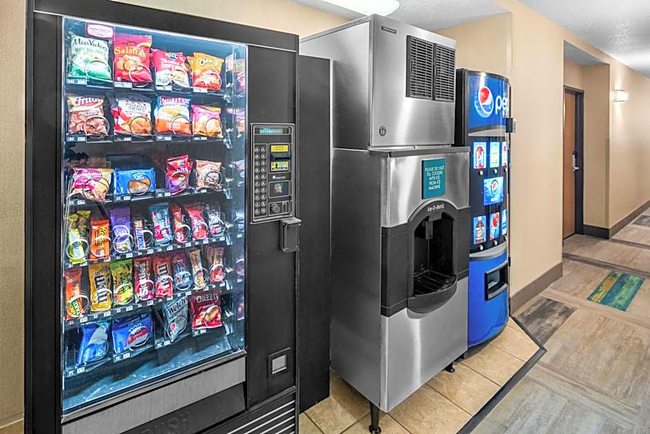 EverSpring Inn & Suites