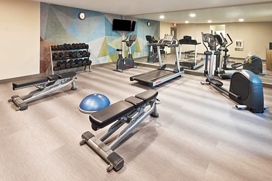 Candlewood Suites EASTCHASE PARK