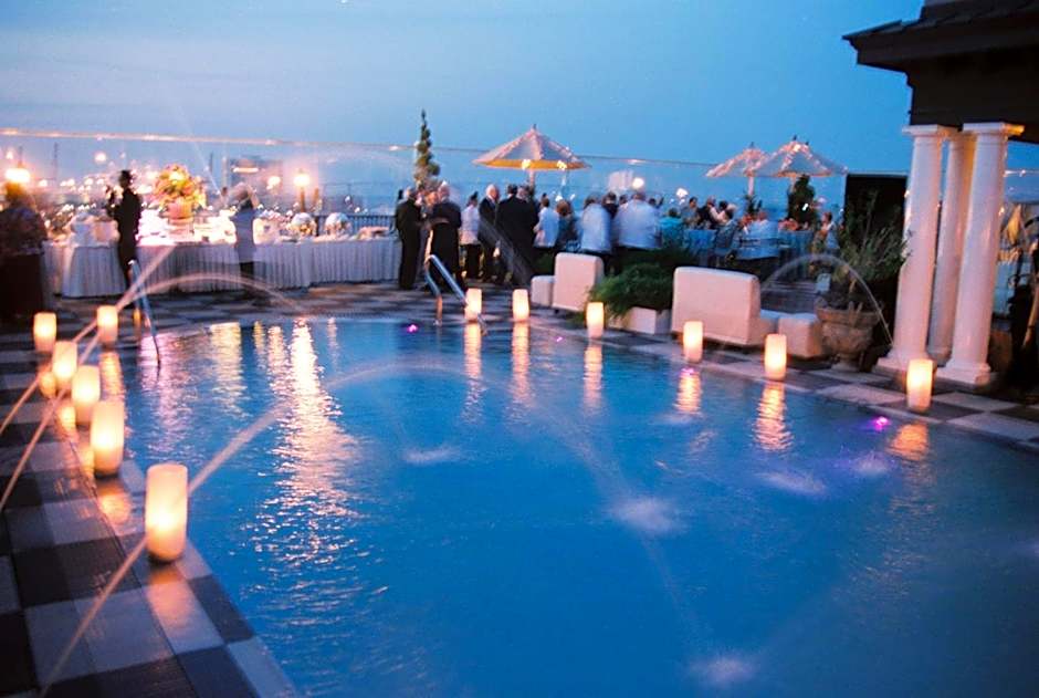 Market Pavilion Hotel