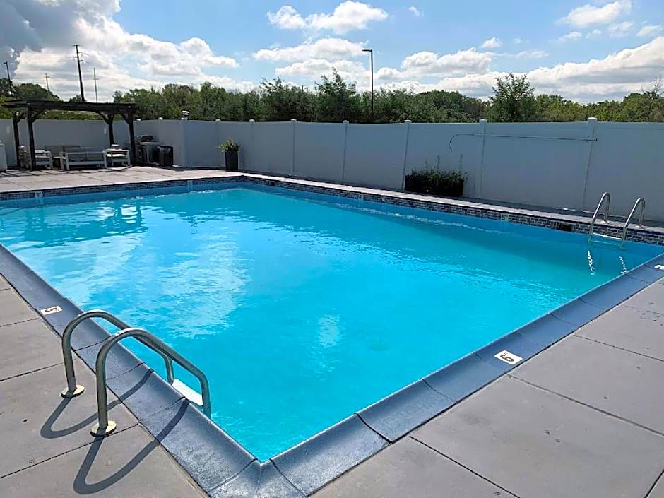 Comfort Inn & Suites Pottstown Eastern Gateway