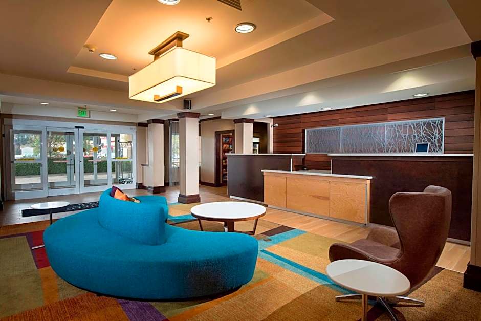 Fairfield Inn & Suites by Marriott Charleston North/University Area