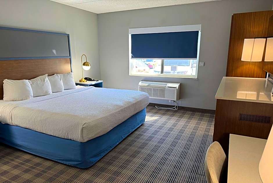 AmericInn by Wyndham Shakopee Near Canterbury Park