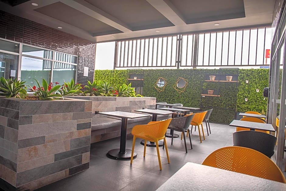 Holiday Inn Express & Suites - Tijuana Otay, an IHG Hotel