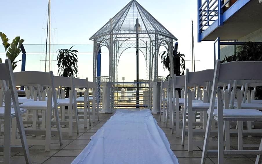 Waterfront Hotel, part of JdV by Hyatt 
