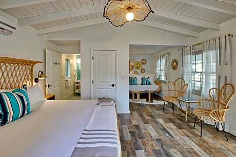 Orchard Suite with Hot Tub