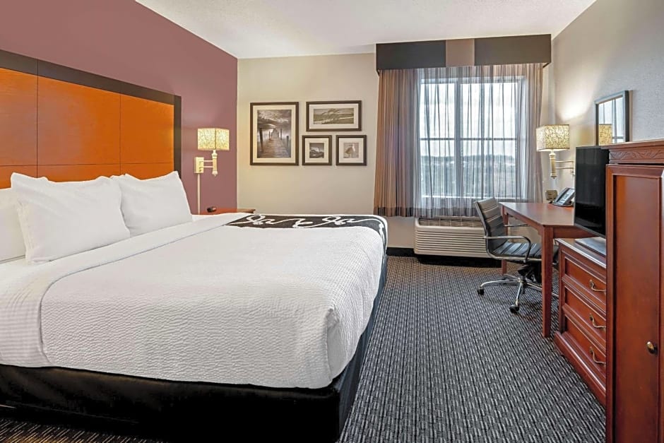 La Quinta Inn & Suites by Wyndham Naples East - I-75