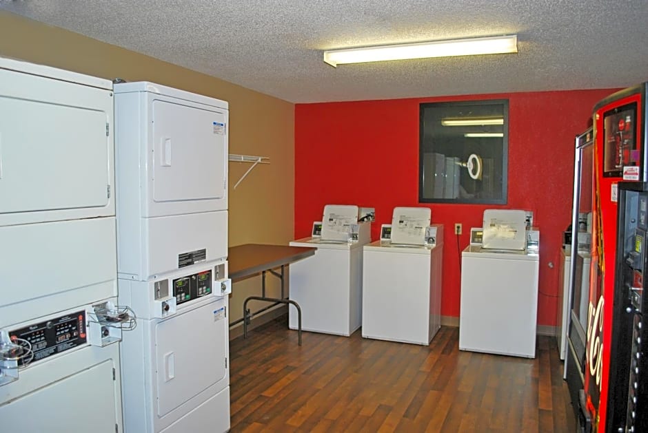 Extended Stay America Select Suites - St. Louis - Westport - East Lackland Rd.