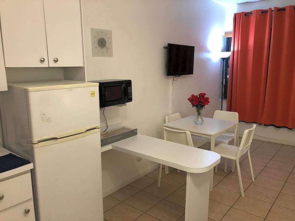 Casablanca on the beach, Oceanfront Studio Miami Beach