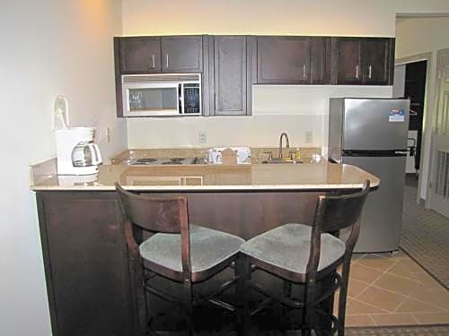 Stay-Over Suites - Fort Lee Area
