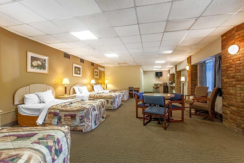 Rodeway Inn North