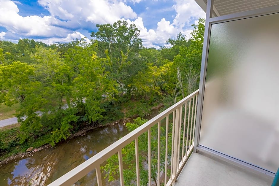 Twin Mountain Inn & Suites