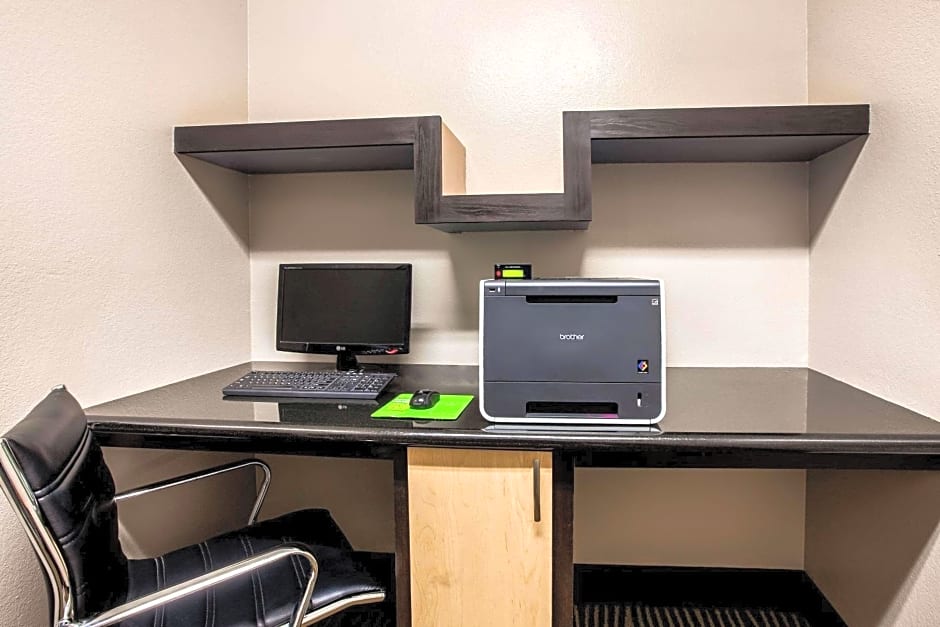 La Quinta Inn & Suites by Wyndham Pasadena