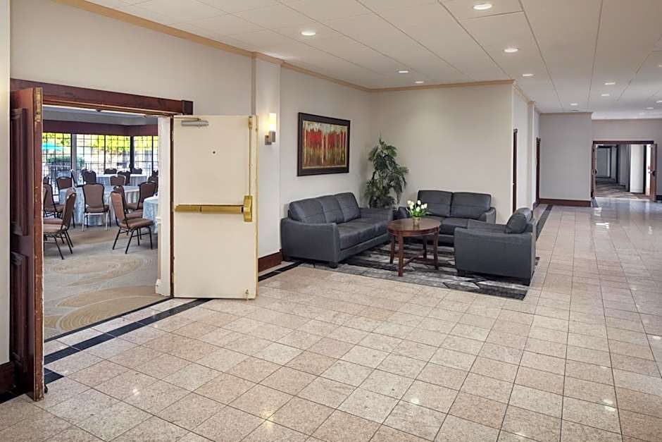 Wyndham Tucson Airport & Conference Center