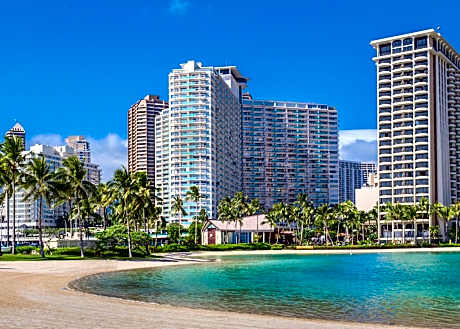 Waikiki Marina Resort at the Ilikai